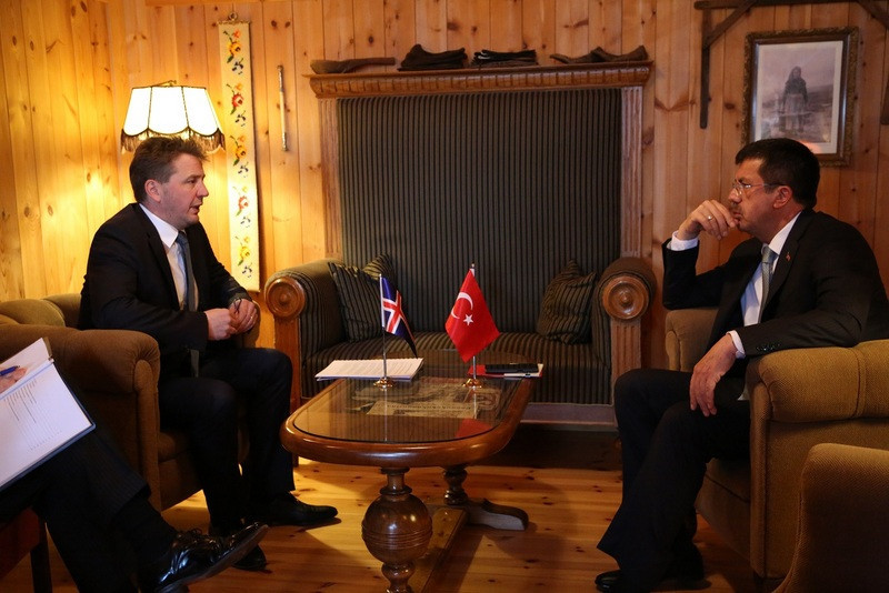 Guðlaugur Þór Þórðarson og Nihat Zeybekci efnahagsmálaráðherra Tyrklands.  Mynd: Þorfinnur Ómarsson.