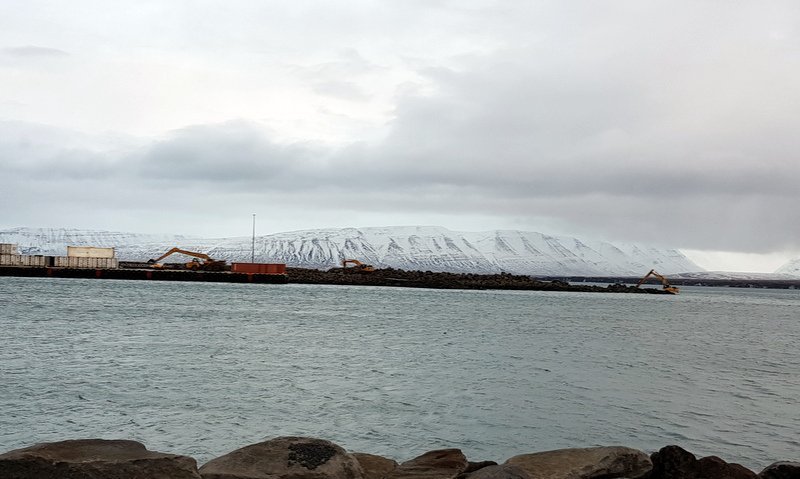 Frá framkvæmdum við Sauðárkrókshöfn sem nú standa yfir. Mynd: PF.