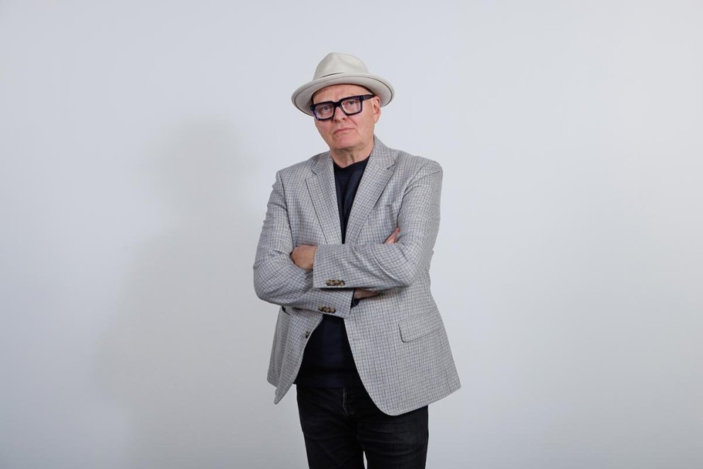 Hallgrímur Helgason með krosslagðar hendur. MYND: GUNNAR FREYR