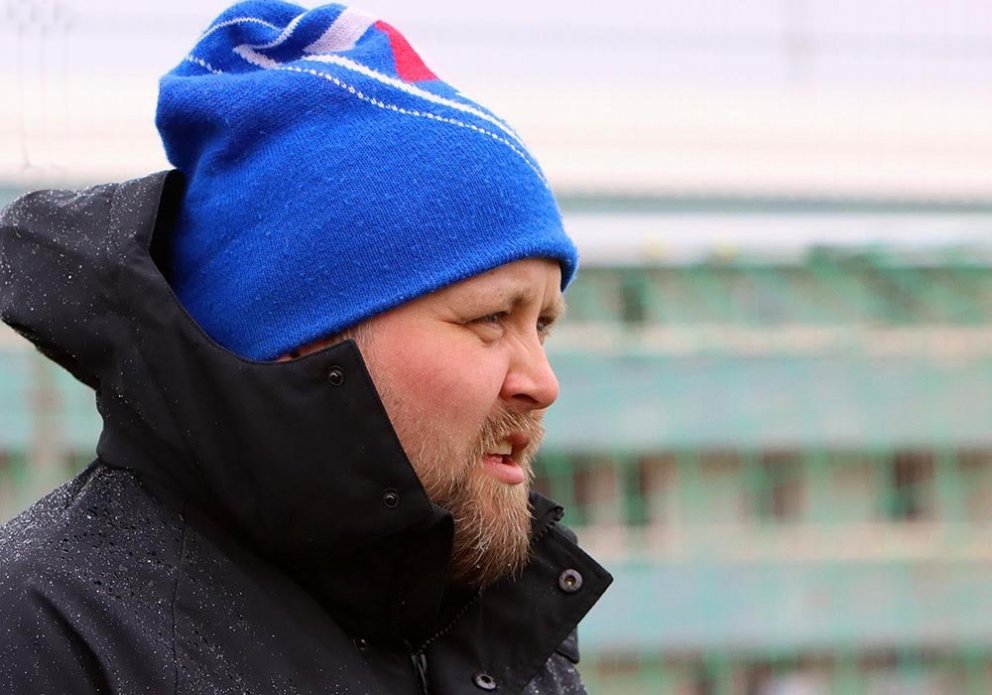 Haukur þjálfari á vellinum. MYND: ÓAB