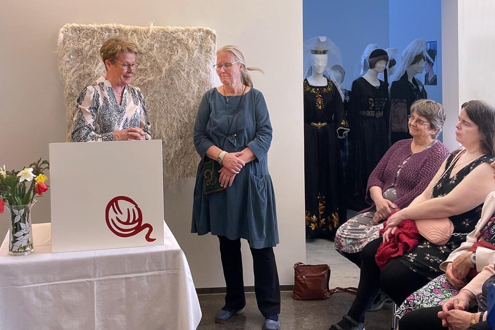 Elín S. Sigurðardóttir og Guðrún Hadda Bjarnadóttir. og gestir. MYNDIR: Hjálmar Sigurðsson