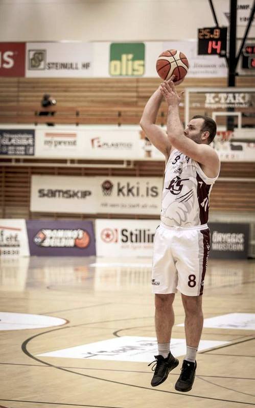 Helgi Freyr í valinkunnri stöðu í síðasta heimaleik. Mynd: Hjalti Árna.