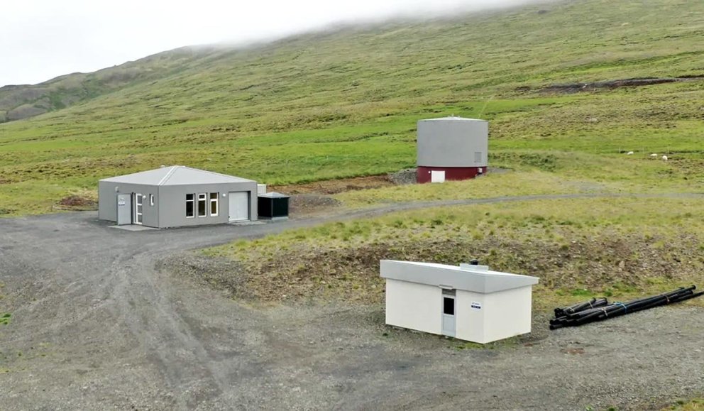 Mannvirki á vinnslusvæði hitaveitu Blönduóss og Skagastrandar við Húnavelli.
MYND: RÚV / Andrea María Sveinsdóttir