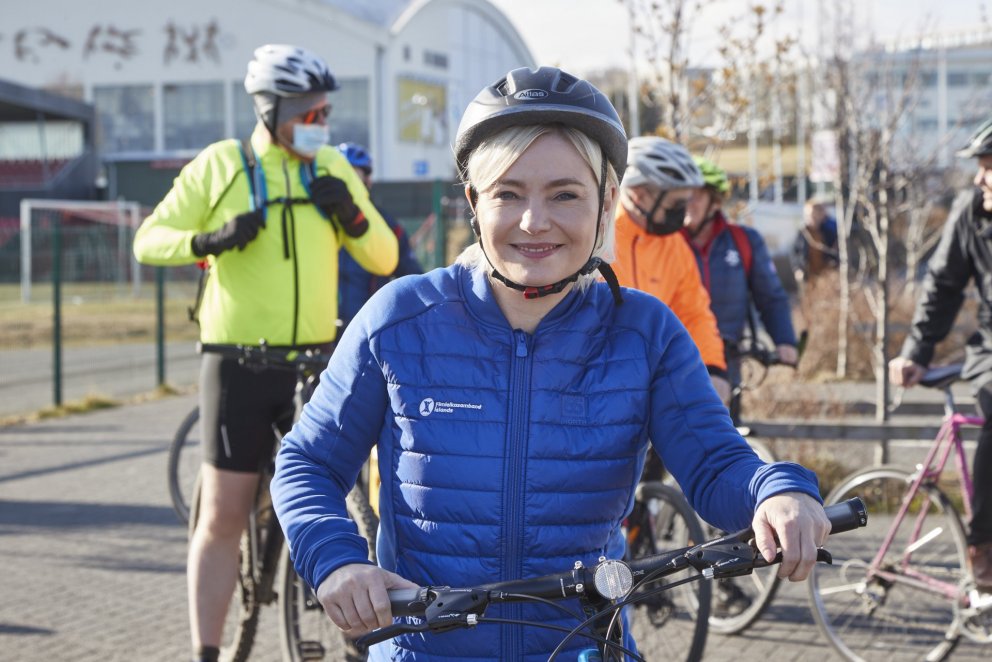 Lilja Alfreðsdóttir mennta- og menningarmálaráðherra við setningu Hjólað í vinnuna fyr í morgun. Mynd af vef ÍSÍ.