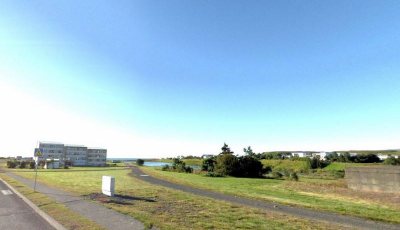 Fyrirhugað byggingarsvæði að Hnjúkabyggð 29 á Blönduósi. Mynd. Skjáskot af Já.is.