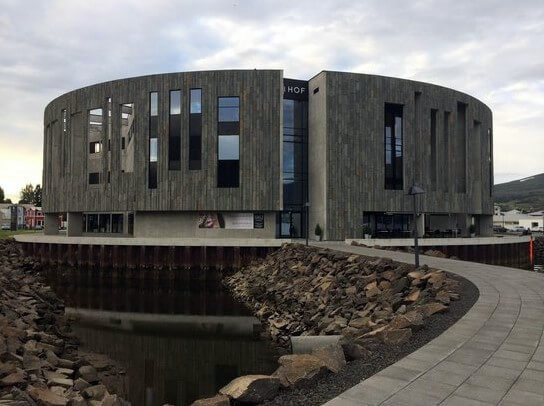 Sýningin verður haldin í Menningarhúsinu Hofi í október. Mynd: Menningarhús.is