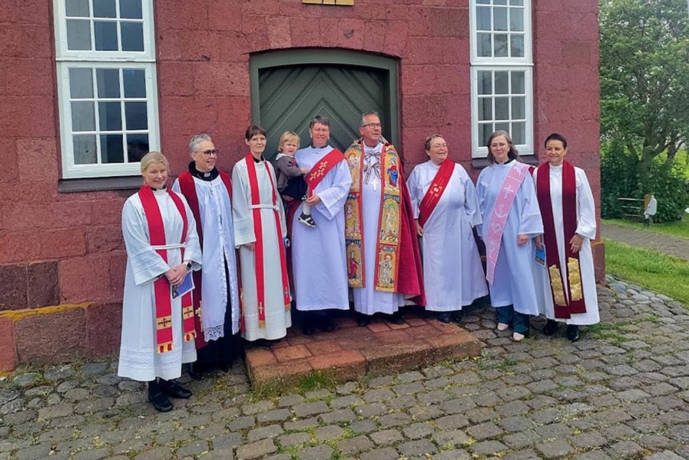 Einvalalið fyrir utan Hóladómkirkju. MYND: GUNNI RÖGG
