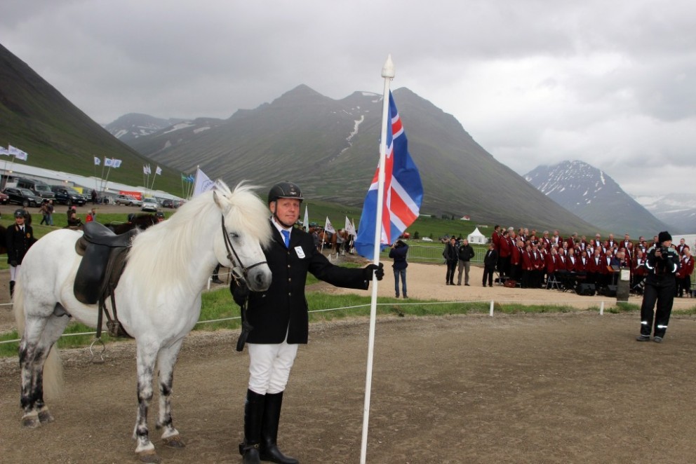 Frá hópreið á setningarathöfn LM2016 á Hólum. Mynd: BG.