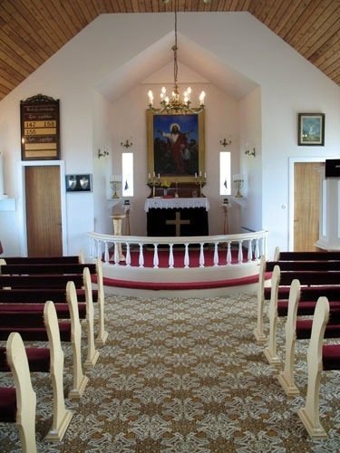 Í Höskuldsstaðakirkju. Mynd:ismus.is