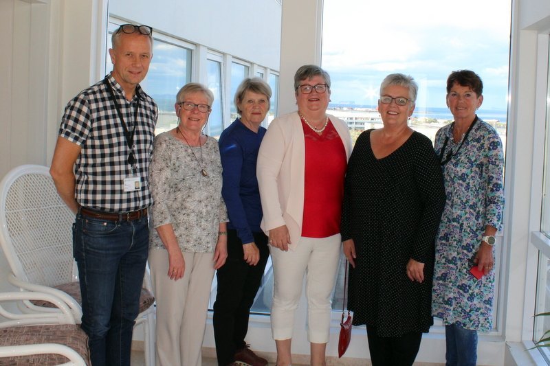 Örn Ragnarsson, formaður Minningarsjóðsins, Engilráð M. Sigurðardóttir fyrrverandi gjaldkeri, Elín H. Sæmundardóttir ritari, Ásta Ólöf Jónsdóttir gjaldkeri, Björg Baldursdóttir, formaður Sambands Skagfirskra kvenna og Herdís Klausen yfirhjúkrunarfræðingur. Myndina tók Helga Rósa Guðjónsdóttir.