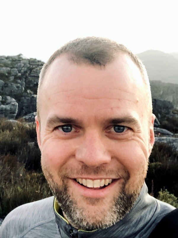 Hugi Halldórsson á toppi Table fjalls í Suður Afríku