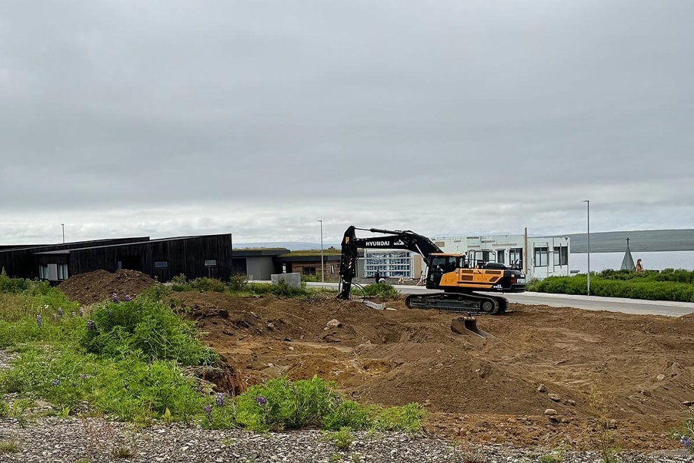 Frá framkvæmdum við Lindarveg þar sem verið er að byggja fimm íbúða raðhús. AÐSEND MYND