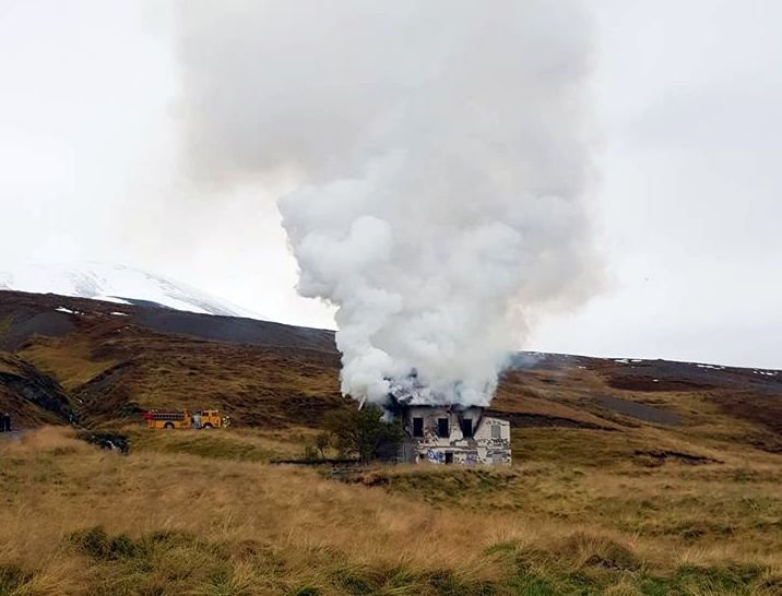 Grunur um íkveikju á Illugastöðum