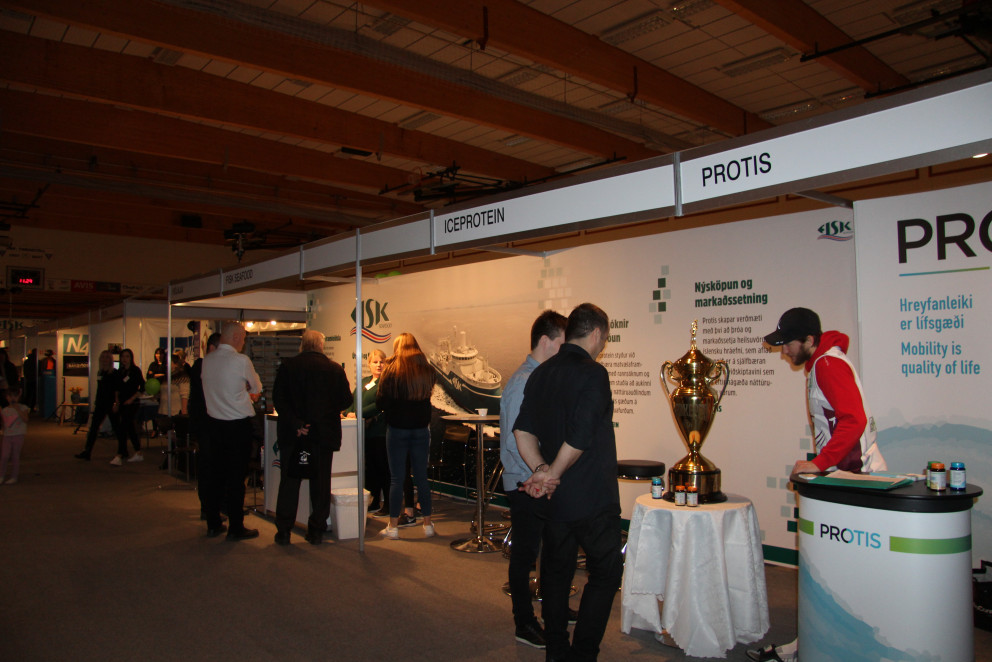 Atvinnulífssýningin sett klukkan 12