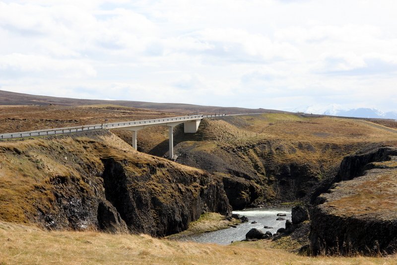 Einbreið brú yfir Laxá í Refasveit. Mynd:FE
