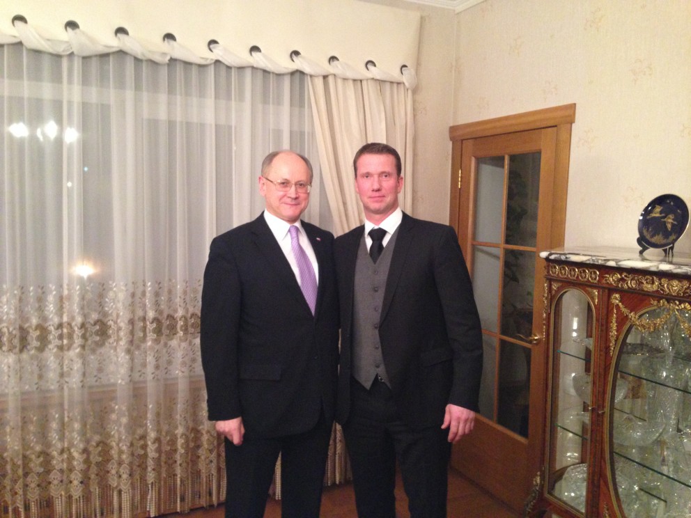 Mun vinna að því að byggja upp samband þjóðanna