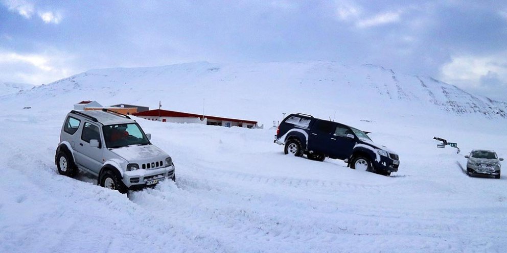 Það var varla nokkur leið að átta sig á því hvar hinn raunverulegi vegur lá við Ketilás í Fljótum. MYNDIR: ÓAB