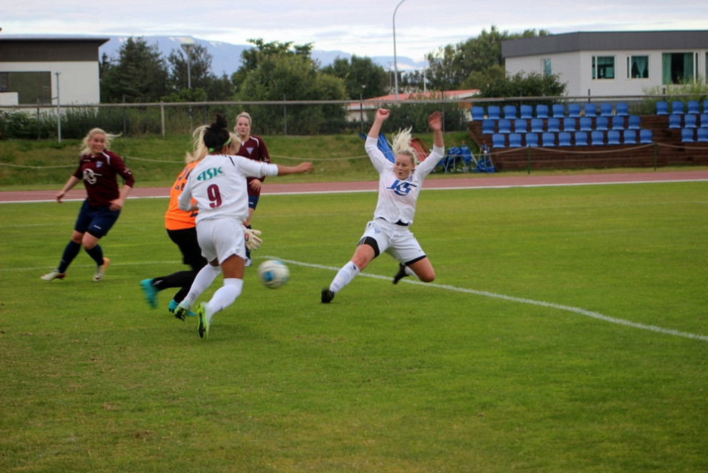 Barningur í vítateignum/Mynd: BG