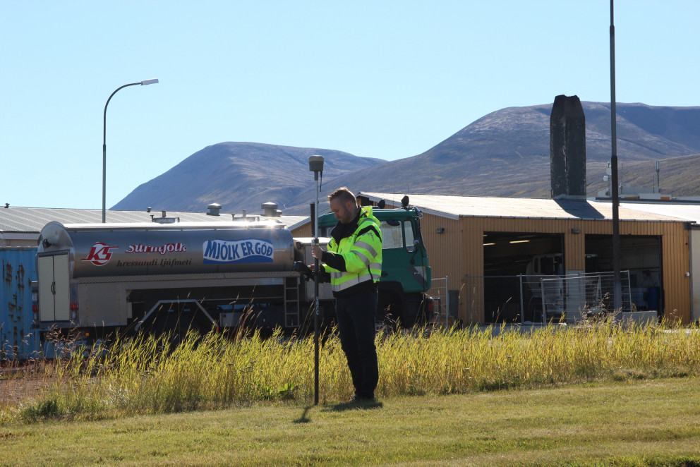 Framkvæmdir við nýbygginguna er komnar af stað. Mynd: PF