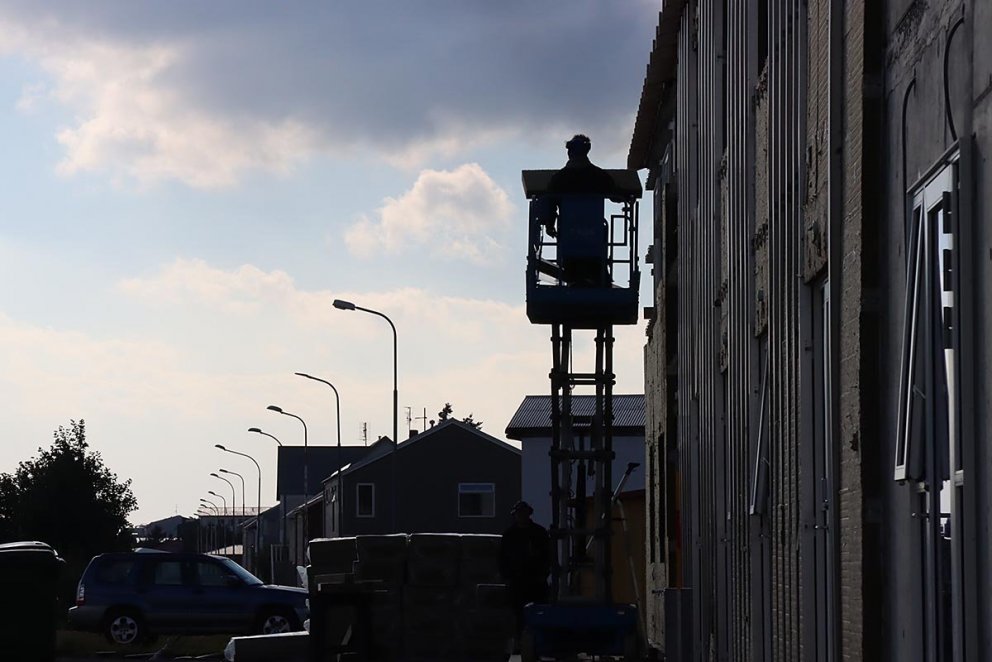 Unnið við gamla Pakkhúsið. MYNDIR: ÓAB