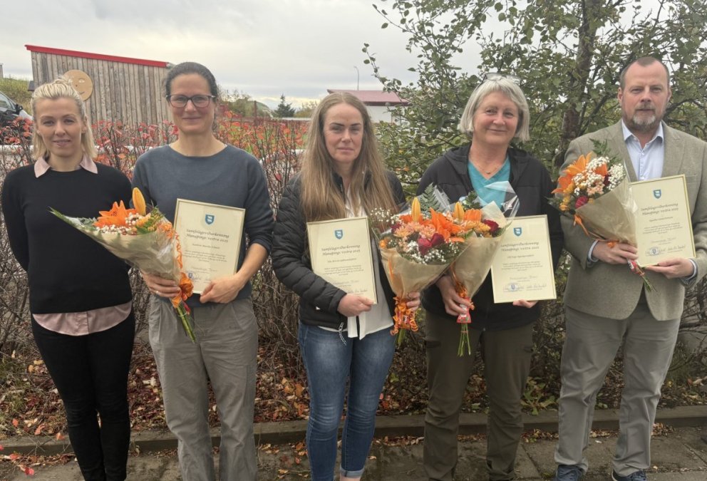 Viðurkenningarhafar ásamt Gerði Rósu Sigurðardóttur formanni félagsmálaráðs, frá vinstri, Gerður Rósa, Kathrin Schmitt, Kristín Guðmundsdóttir, Ólöf Sigurbjartsdóttir og Sigurður Líndal. MYND HÚNAÞING VESTRA