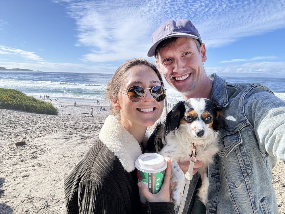 Chloe, Esja og Ingvi Hrannar á ströndinni við Carmel-by-the-Sea, þar sem móðir Chloe ólst upp.   AÐSENDAR MYNDIR