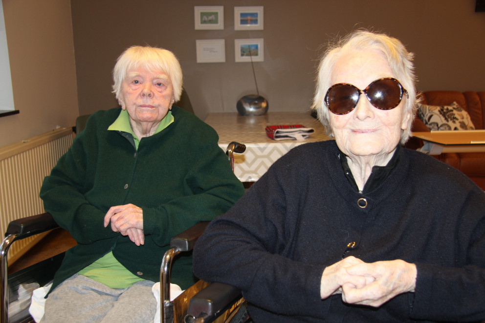 María (t.v.) og Sigrún eru samtals rúmlega 201 árs. Mynd: AGS