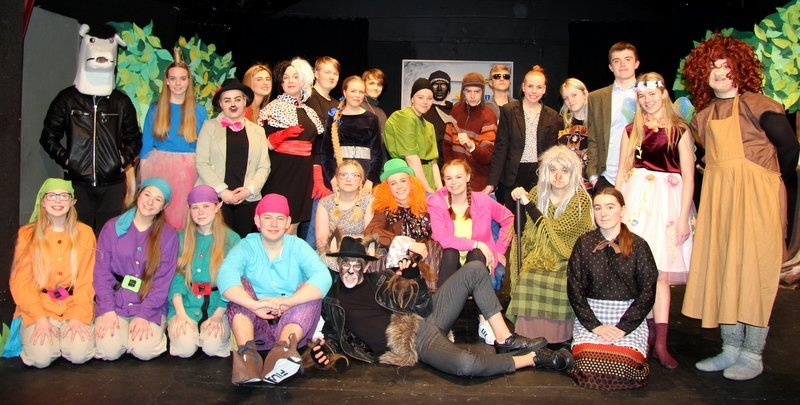 Frumsýna Fjarskaland í dag