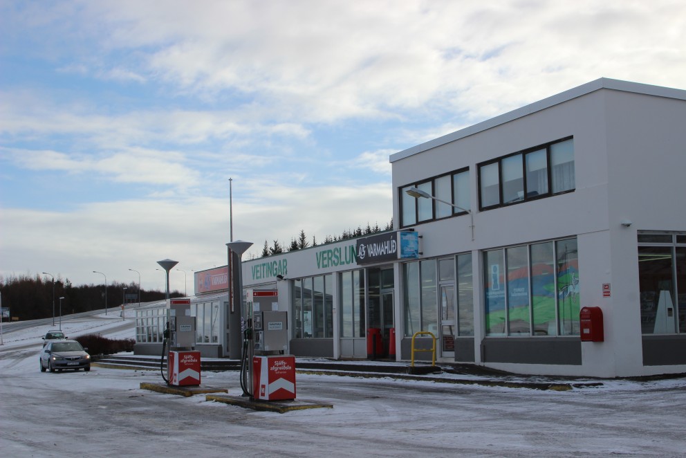 Hafnar áframhaldandi undanþágu vegna bensíngeyma N1 í Varmahlíð