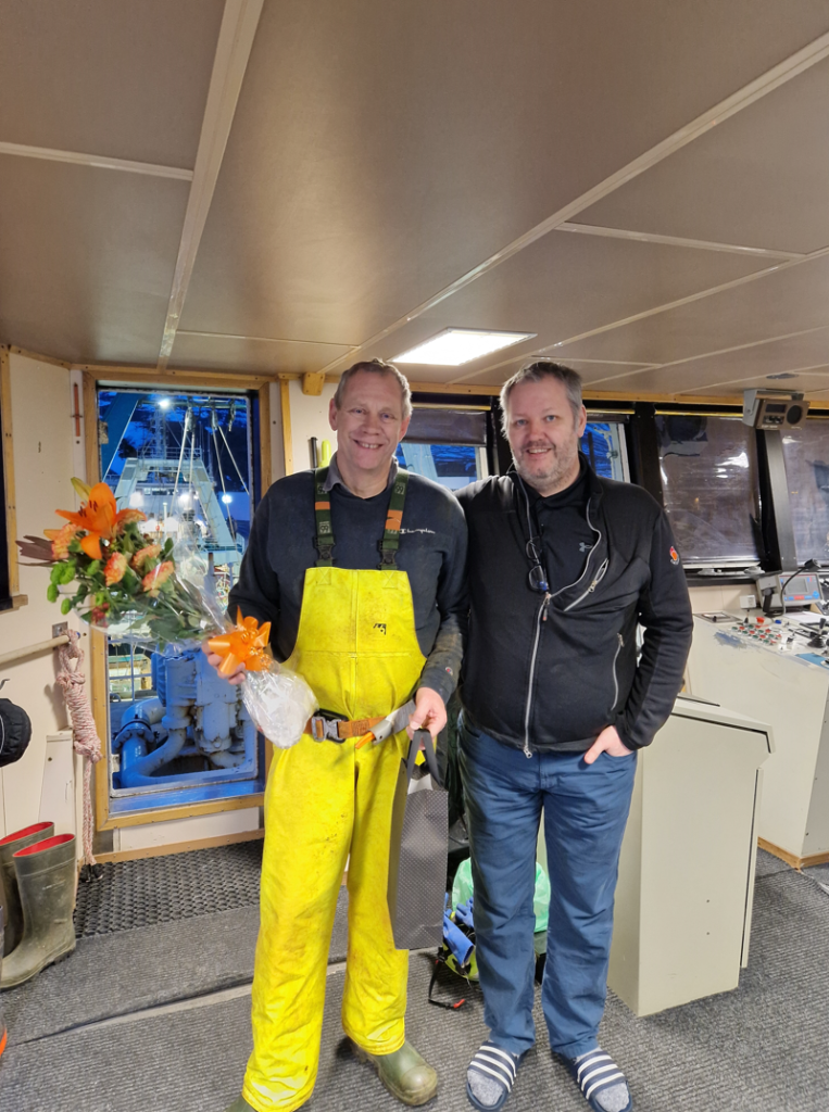 Ingólfur Arnarson ásamt skipstjóra Arnars, Guðmundur Henrý Stefánsson. Mynd tekin af fisk.is.