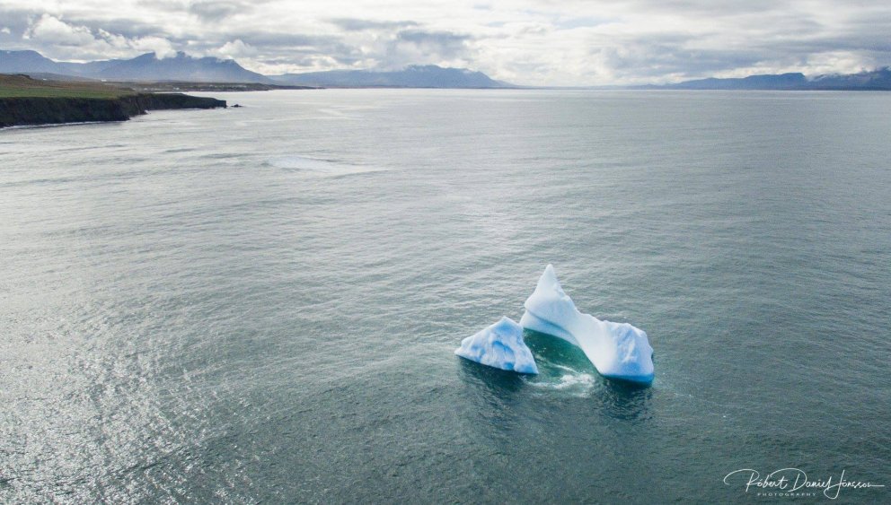 Flottir ísjakar á Húnaflóa