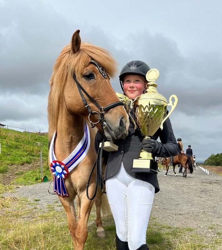 Íslandsmeistarinn í barnaflokki, Hjördís Halla Þórarinsdóttir og Flipi frá frá Bergsstöðum. Mynd: Sigríður Gunnarsdóttir.