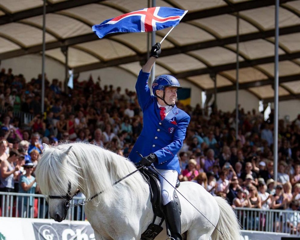 Jóhann Skúla fagnar sigri á HM í sumar. MYND: LHHESTAR.IS
