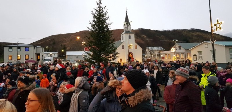 Jólaljósatendrun á Kirkjutorginu í gær - Myndband