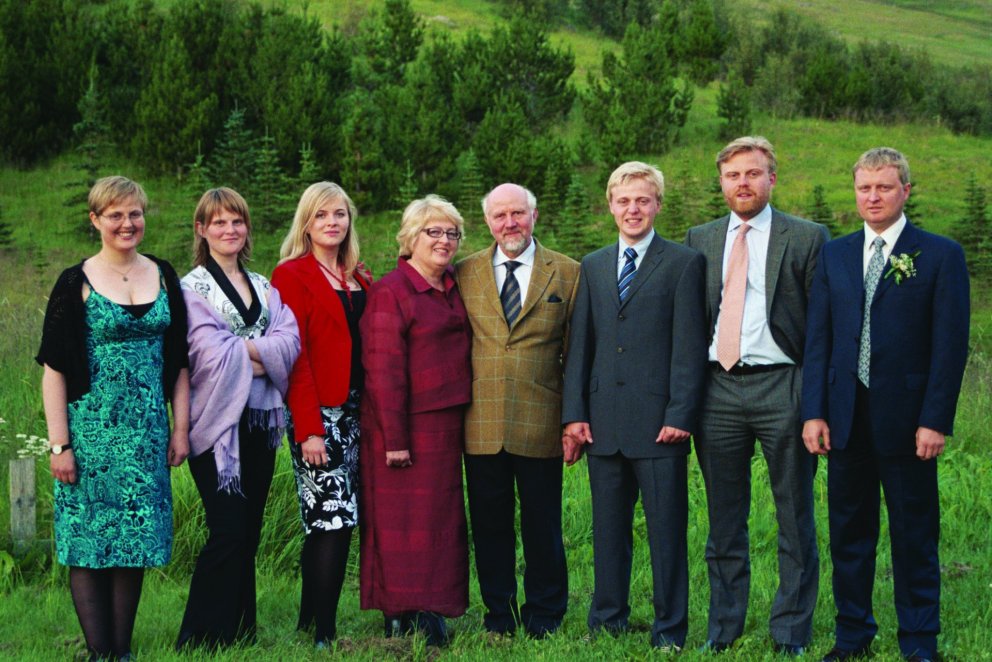 Fjölskylda Jóns Bjarnasonar. Mynd aðsend.
