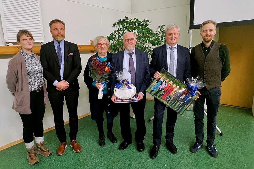 Skólastjórahjónin Jón Bjarnason og Ingibjörg Kolka ásamt fjórum barna sinna. Frá vinstri: Laufey, Ásgeir, Ingibjörg, Jón, Bjarni og Páll. Myndin tekin á málþinginu 2023. MYNDIR AÐSENDAR