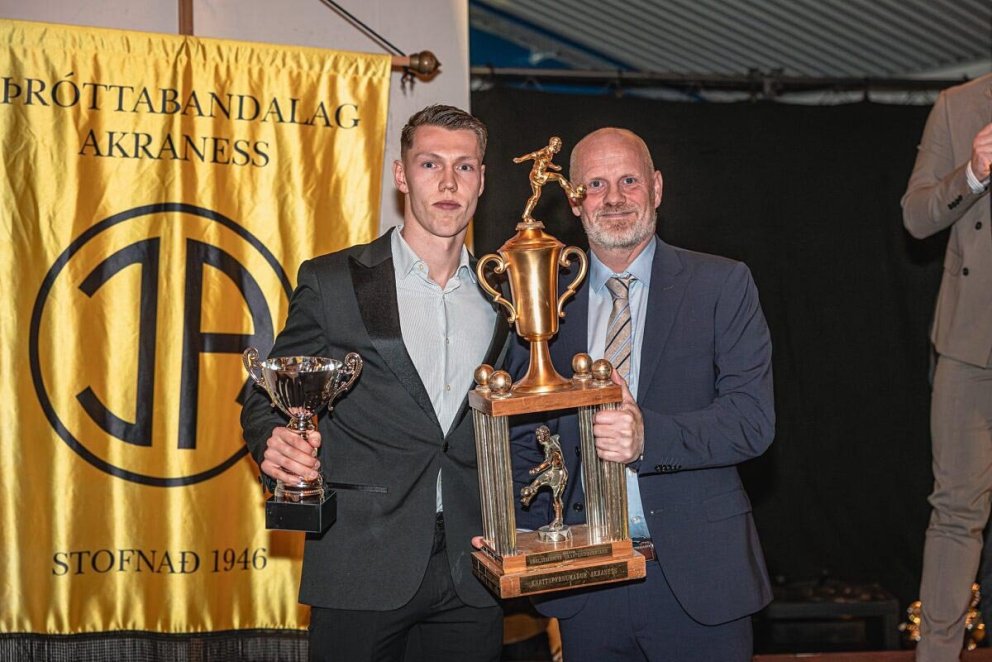 Jón Gísli Eyland Gíslason og Eggert Herbertsson formaður KFÍA. MYND: JÓN GAUTUR FOTO