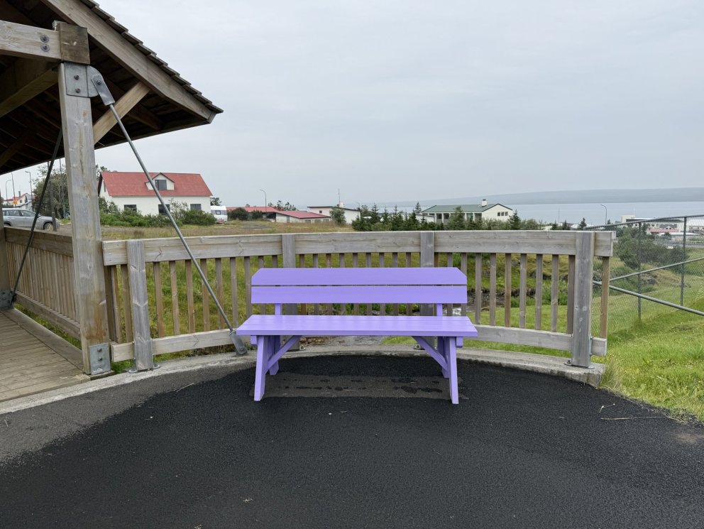 Bekkurinn við skólabrúnna á Hvammstanga. Mynd: Aðsend.