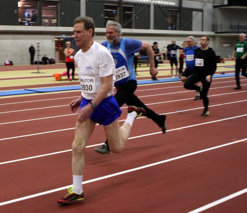 Karl sprettir úr spori í 60 m hlaupi. Mynd af Facebooksíðu Meistaramóts öldunga.