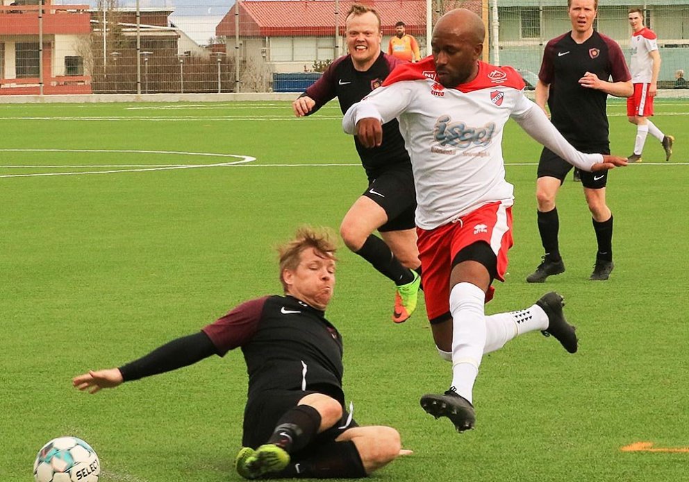 Akil Di Freitas á fullri ferð í bikarleik á dögunum. MYND: JÓI SIGMARS