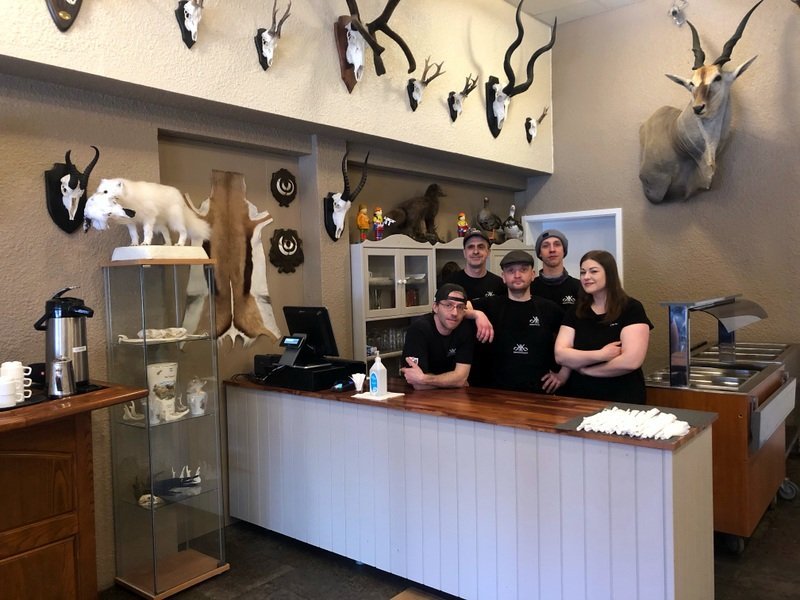 Starfsfólk Stá ehf. sem sér um matreiðslu fyrir leikskólann Ársali og Árskóla á Sauðarkróki. Mynd: FB KK restaurant.