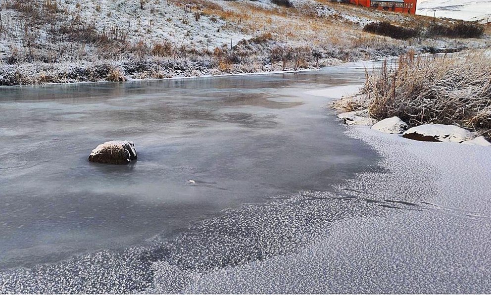 Sauðáin og umhverfi hennar er varhugavert um þessar mundir. MYND: SKAGAFJÖRÐUR.IS