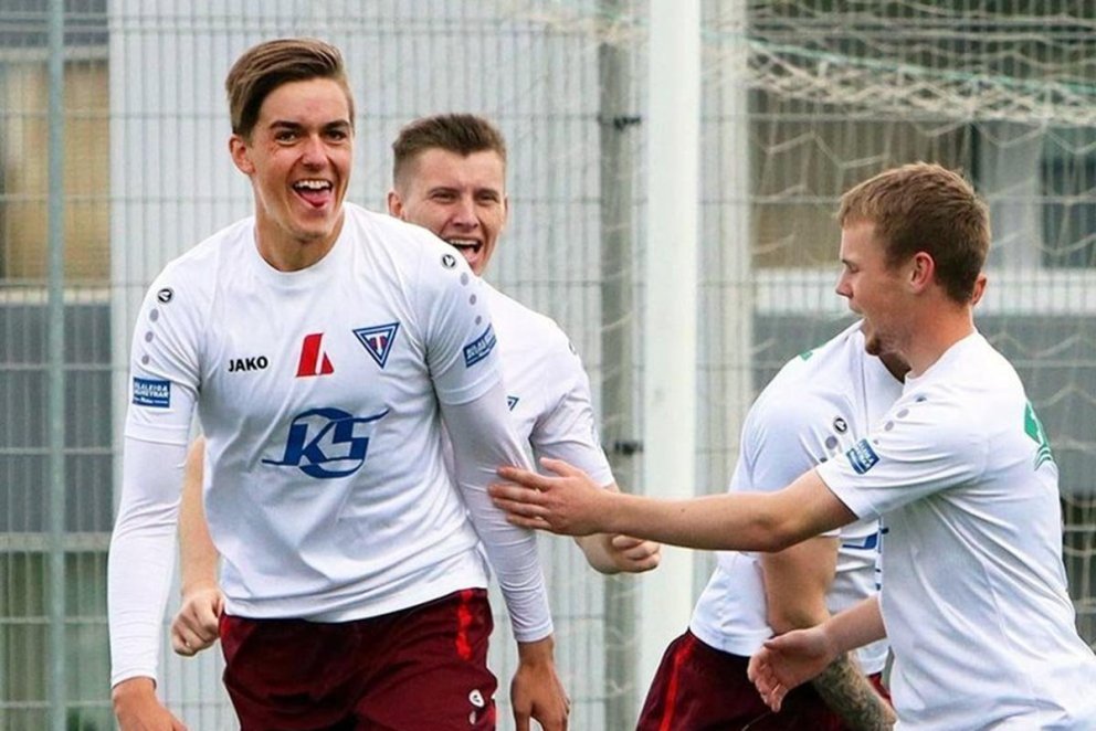 Konni eftir að hafa skorað fyrir Stólana. Nú stýrir hann liði Tindastóls. MYND: ÓAB