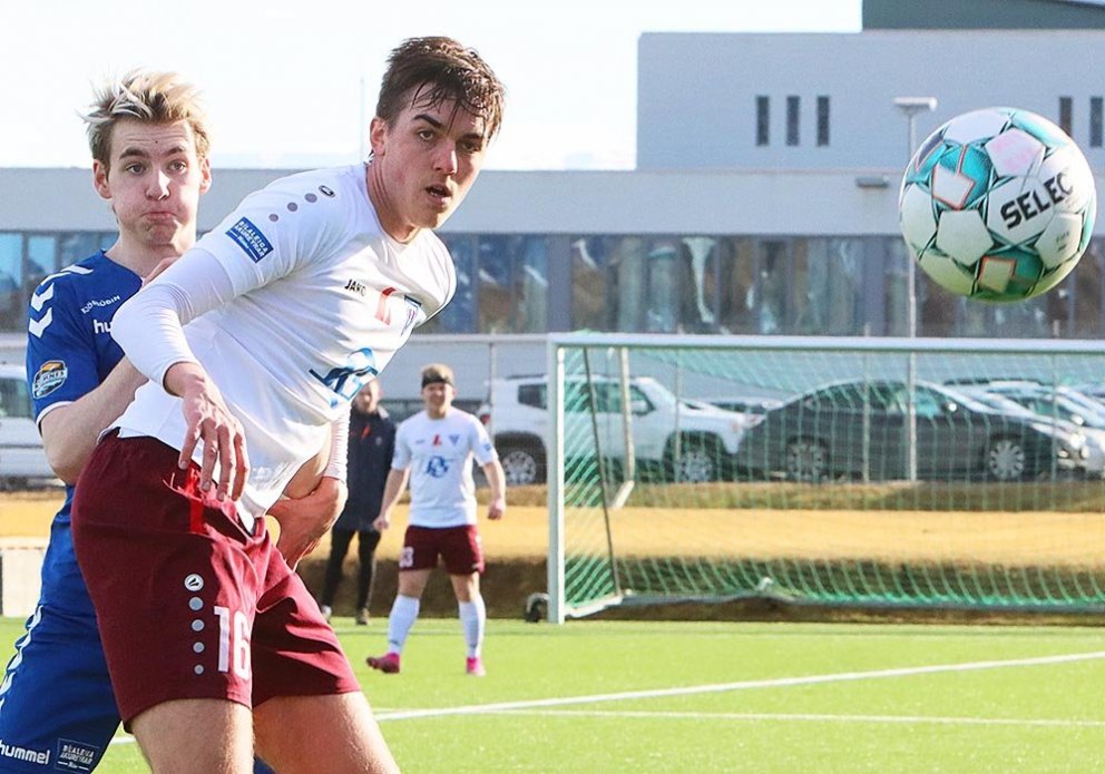 Konni fær boltann á móti liði KF á dögunum. MYND: ÓAB