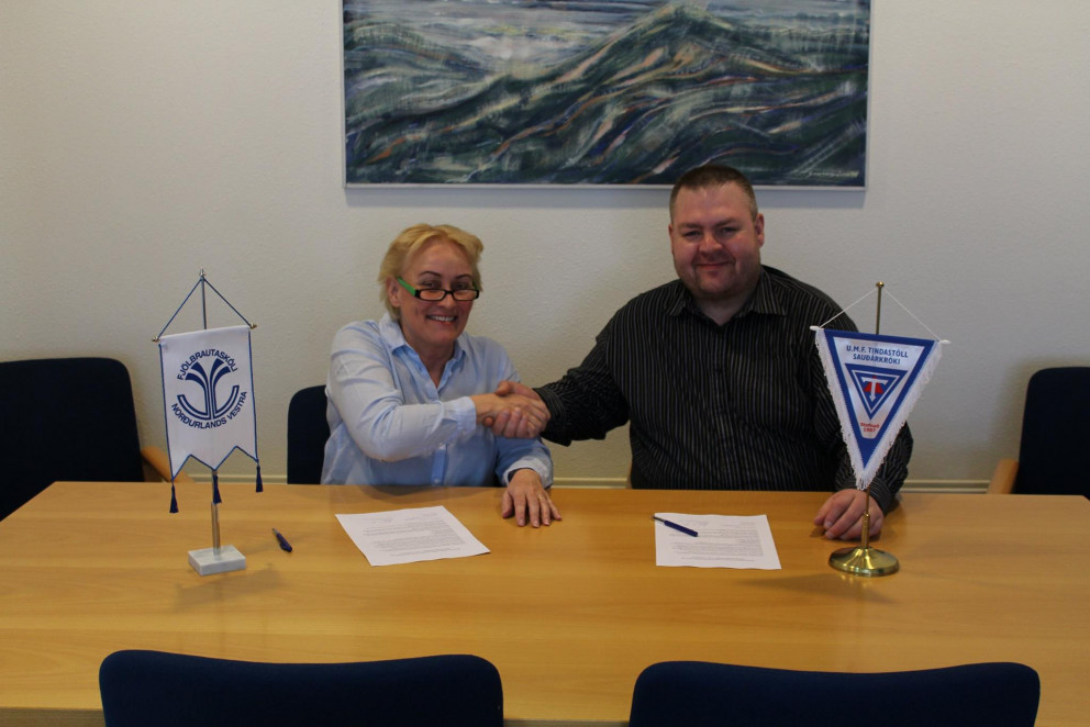 Samningar endurnýjaðir varðandi Körfuboltaakademíu FNV og U.M.F.T. Mynd: FNV.