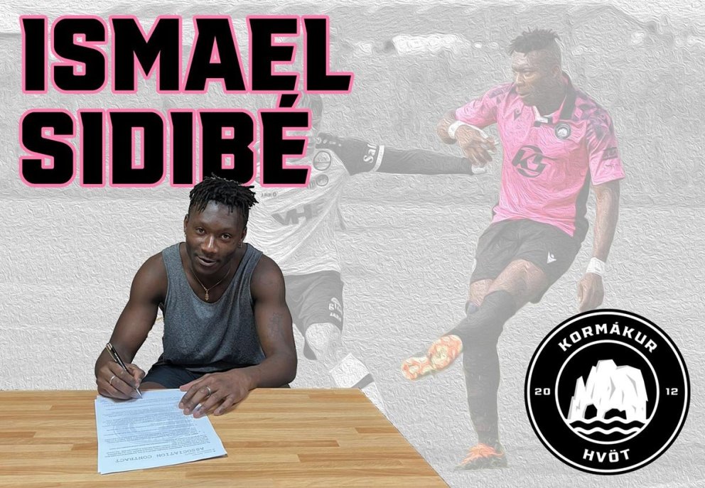 Ismael Sidibé með pennann á lofti. MYNF AF FB AÐDÁENDASÍÐUNNAR