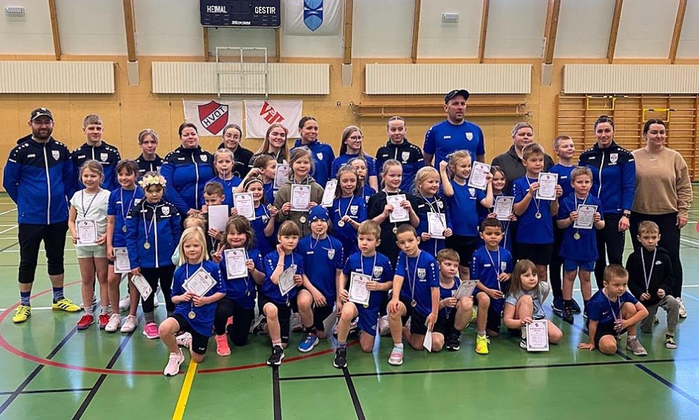 Hress hópur í íþróttamiðstöðinni á Blönduósi. MYND AF FB-SÍÐU USAH