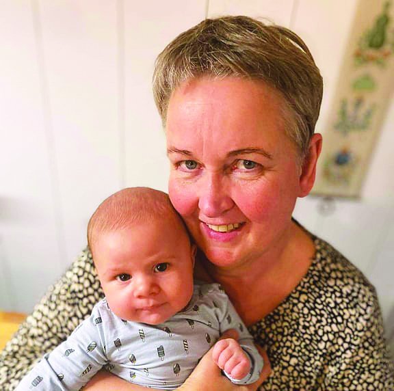 Kristbjörg með yngsta barnabarnið, Guðna Frey.