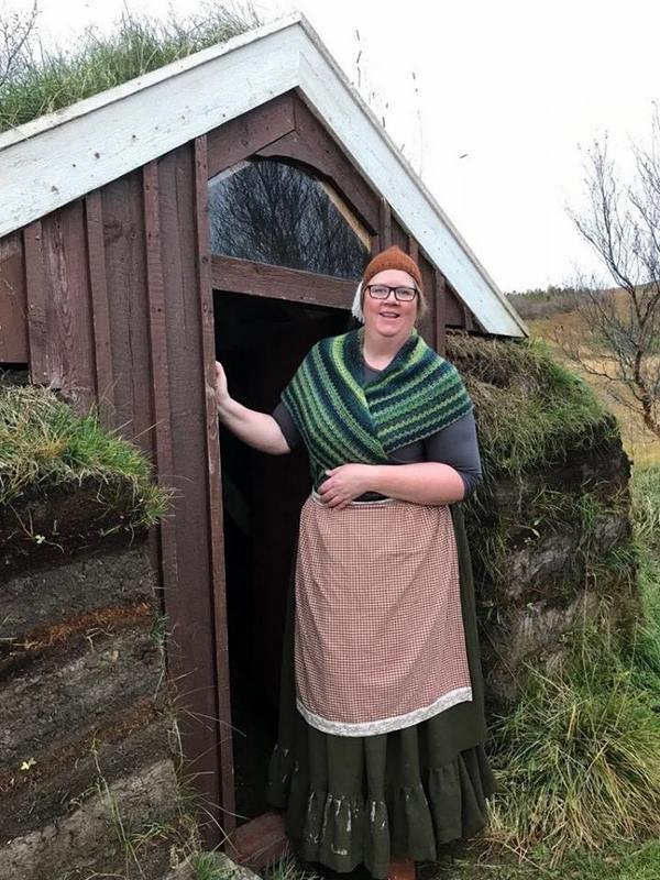 Bókakonan Kristín Einarsdóttir á þjóðlegu nótunum. Aðsend mynd.