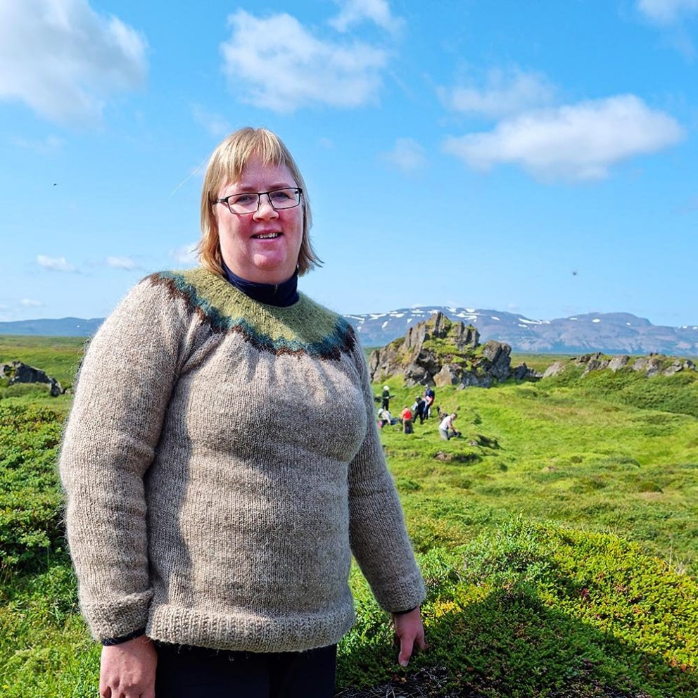 Stína spókar sig um í Kelduhverfinu. MYND AÐSEND